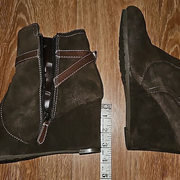 Tommy Hilfiger Bethany Suede Dark Brown Ankle Boots Size 8.5 - Picture 7 of 8